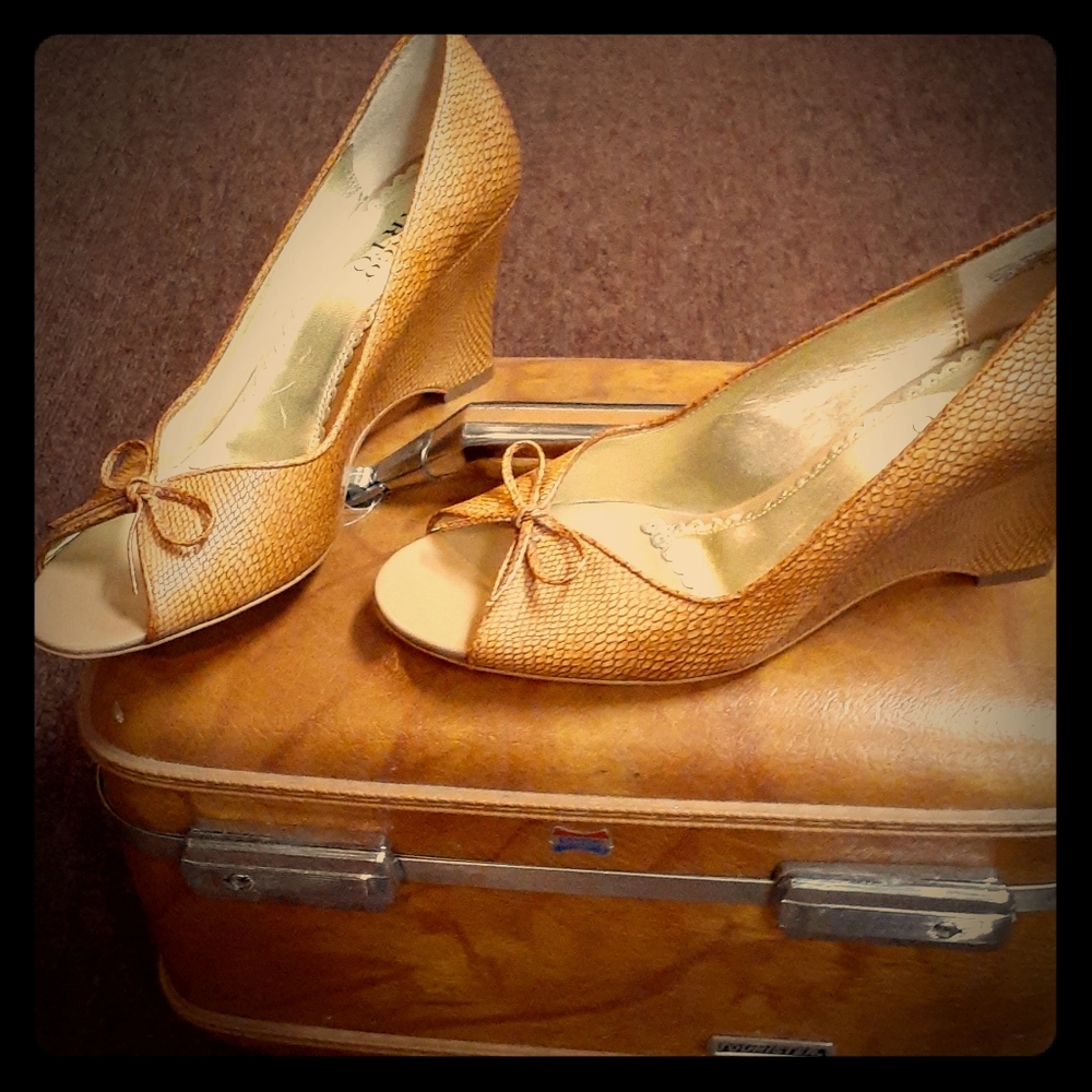 Franco Sarto tan snakeskin wedge heels size 8 1/2